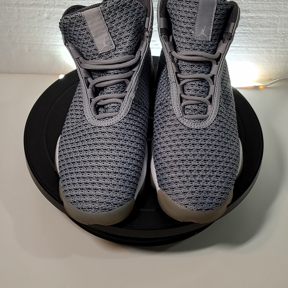 Nike Air Jordan Future Low Wolf Gray Youth Size 6Y